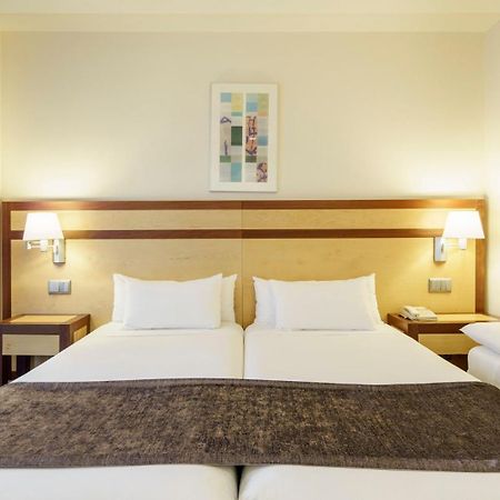 Ilunion Pio XII Hotel Madrid Ruang foto