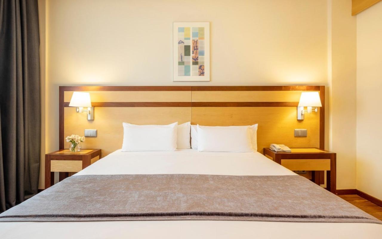Ilunion Pio XII Hotel Madrid Bagian luar foto