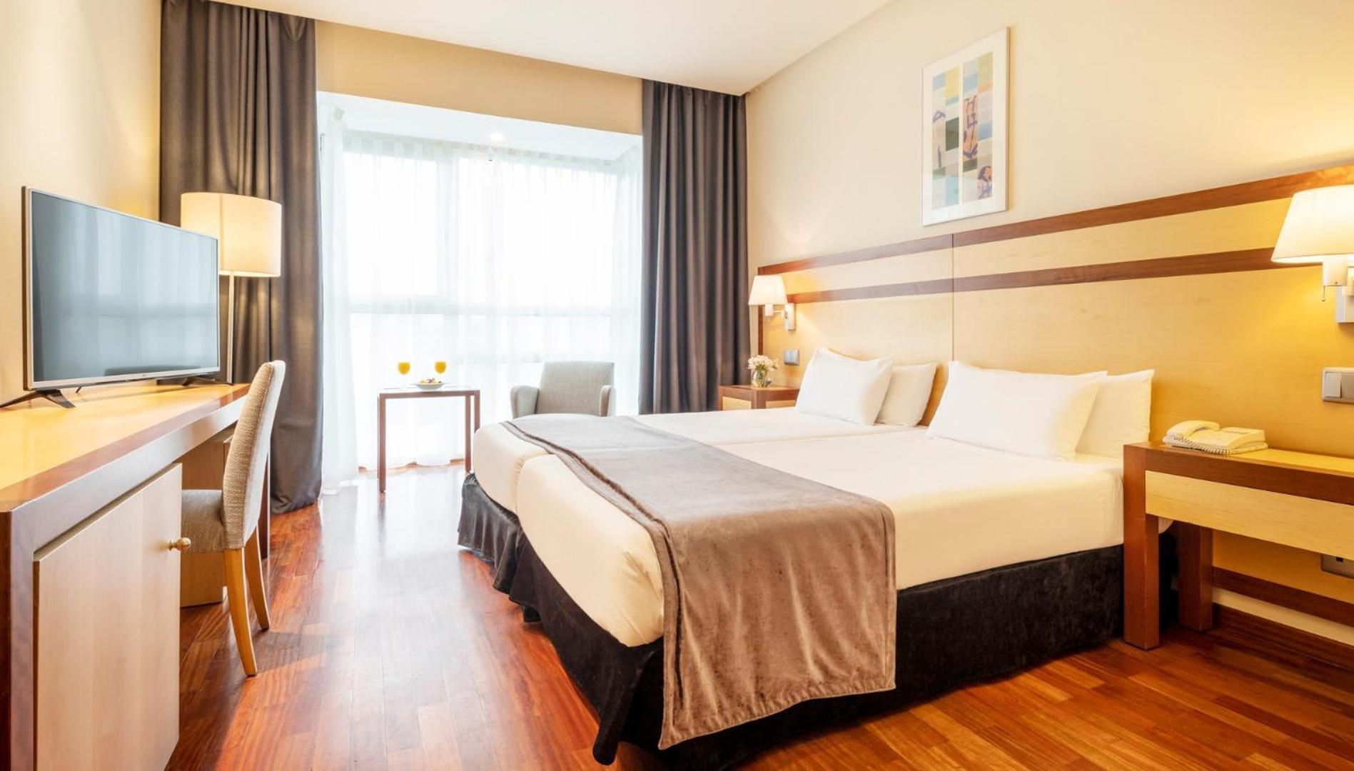 Ilunion Pio XII Hotel Madrid Ruang foto