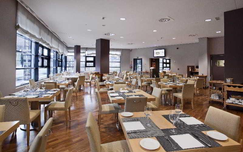 Ilunion Pio XII Hotel Madrid Bagian luar foto