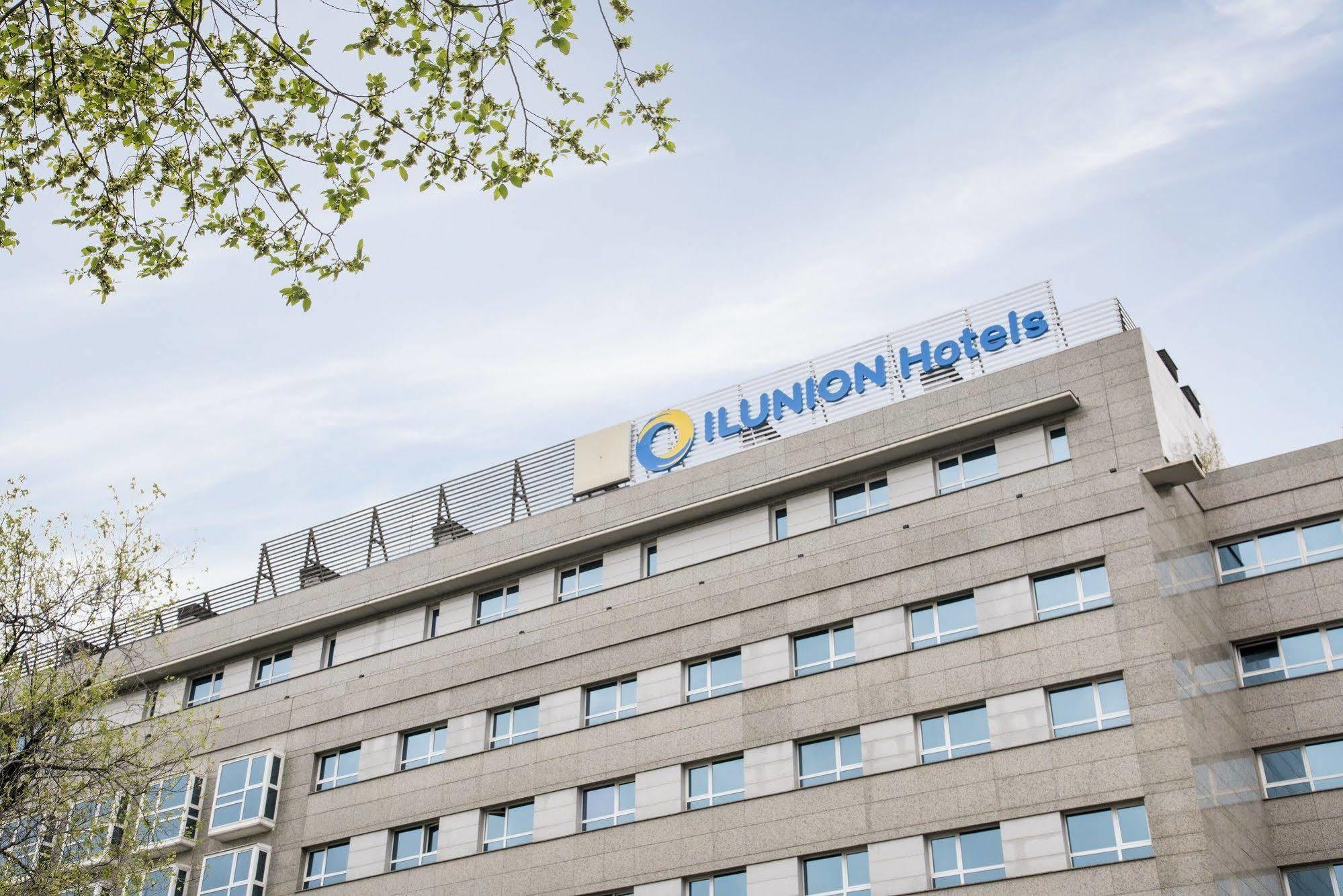 Ilunion Pio XII Hotel Madrid Bagian luar foto