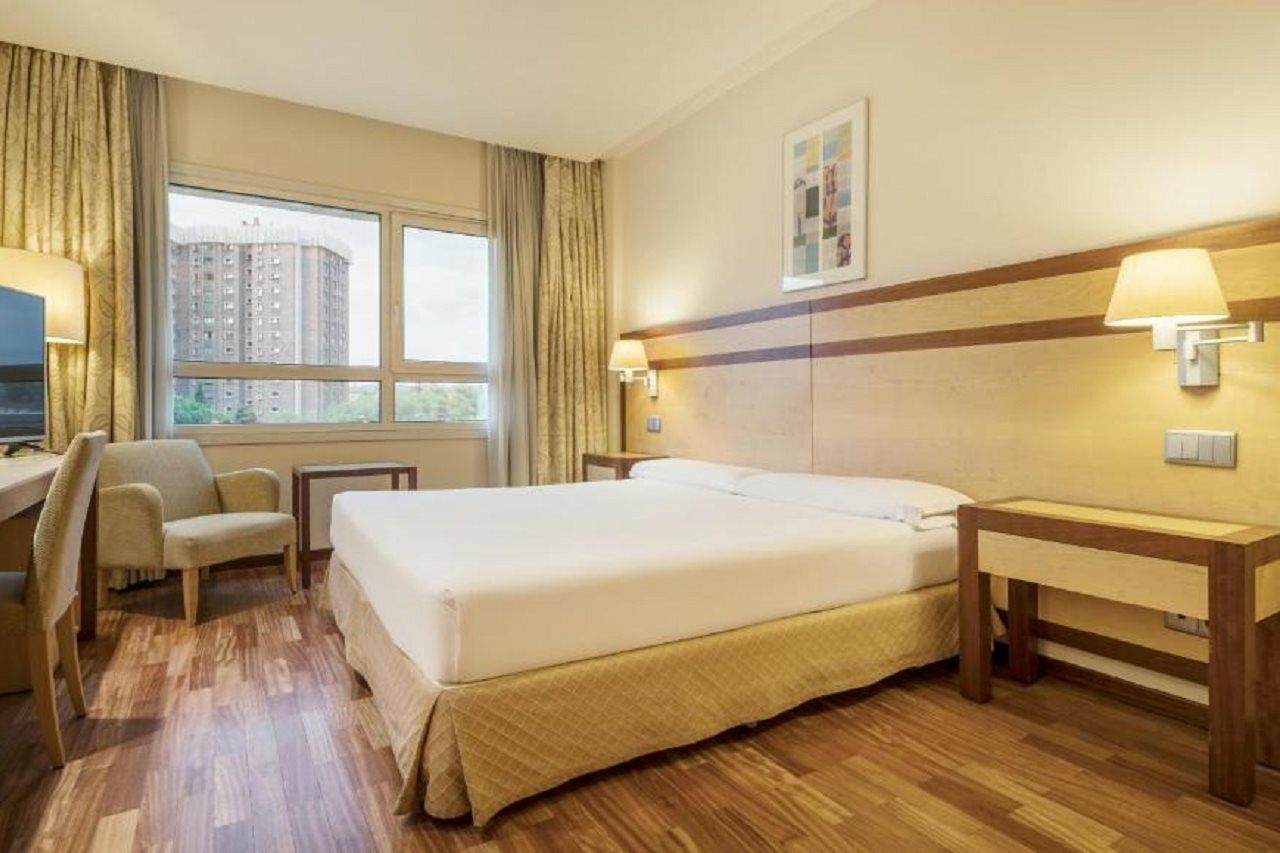 Ilunion Pio XII Hotel Madrid Bagian luar foto