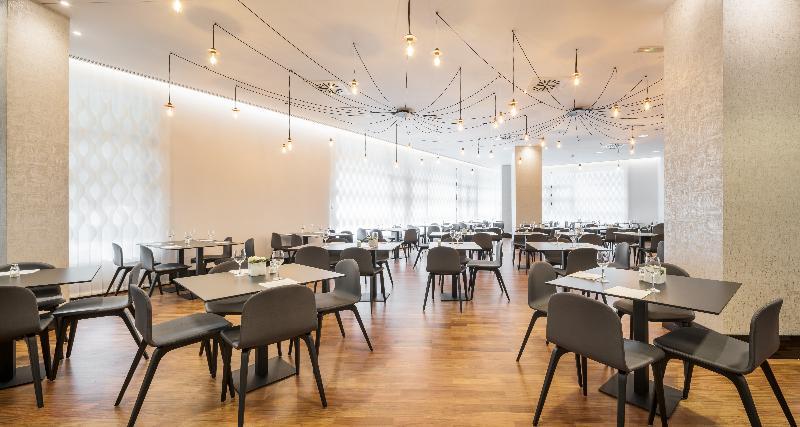 Ilunion Pio XII Hotel Madrid Bagian luar foto